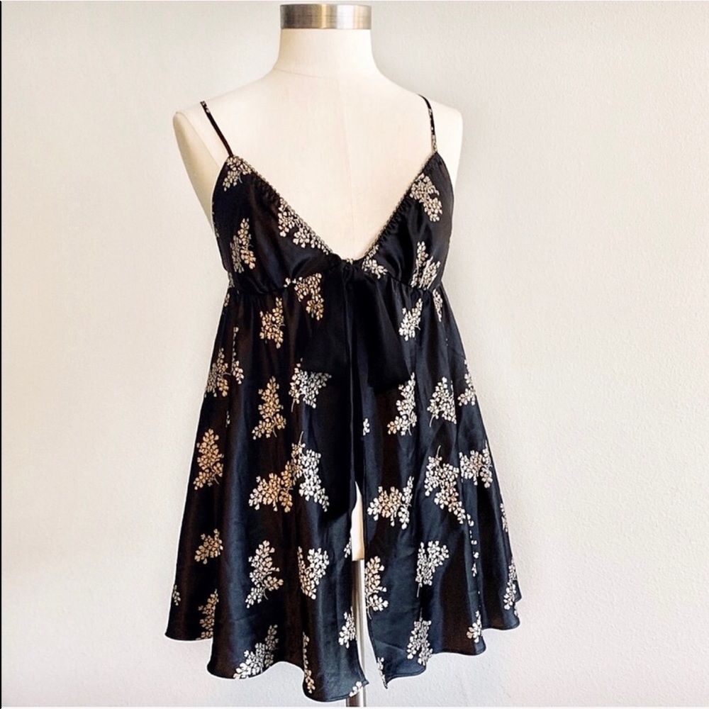 🔴 SOLD 🔴 BNWOT VS Floral Teddy XS